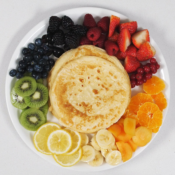 Slimming World pancakes with fruit-perfect pancakes-slimming world blog