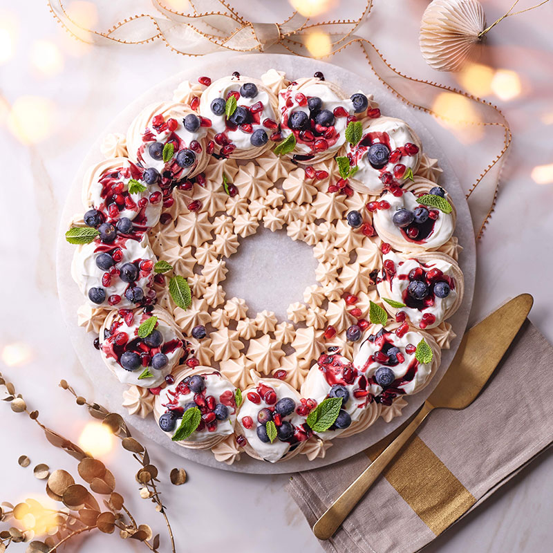 slimming world mulled wine pavlova wreath